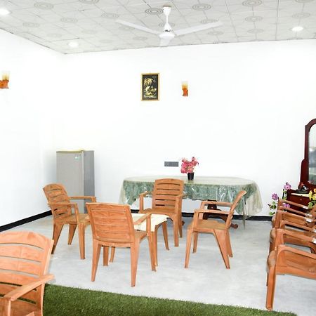 Tharaka Homestay Weligama Kültér fotó